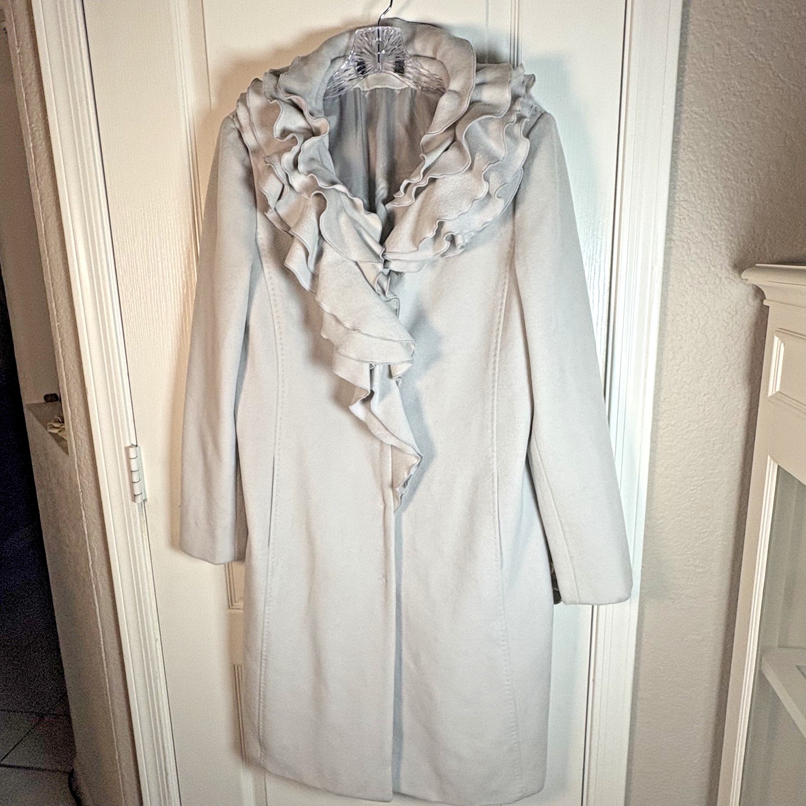 Tahari Women's Virgin Wool Coutre Coat 4 Long Layered Collar Dramatic
